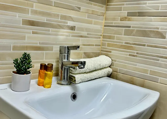 Alex アパート サンダンスキ